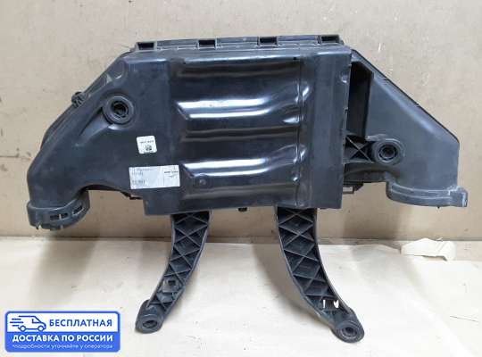 Корпус воздушного фильтра на BMW X5 (E70)