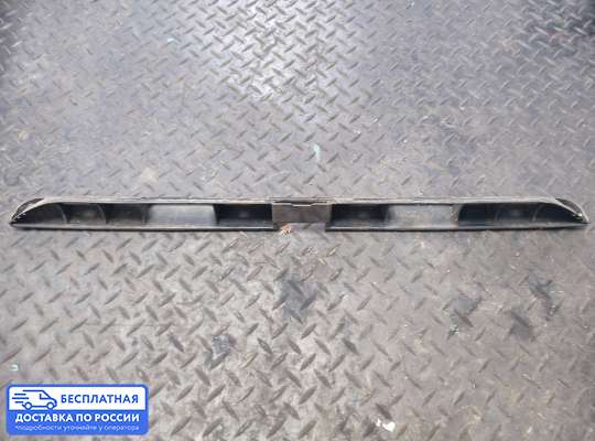 Планка подсветки номера на Volkswagen Golf II (1G)