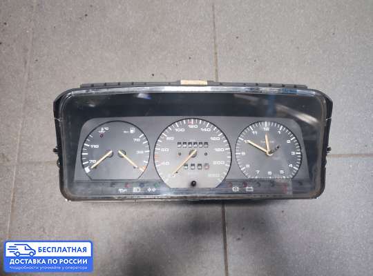 Щиток приборов на Volkswagen Passat B3 (35i)