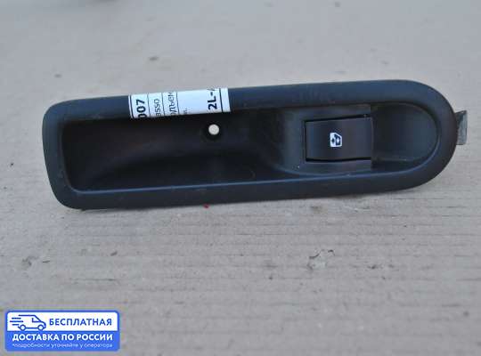 Кнопки стеклоподьемника на Citroen Xsara Picasso