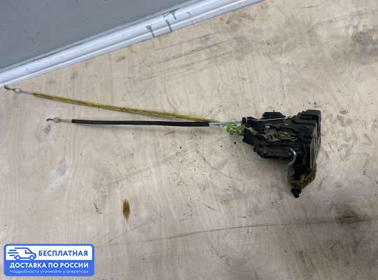Замок боковой двери на Audi A6 (C5)
