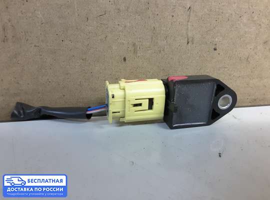 Датчик удара (Airbag) на Toyota Avensis II (T250)