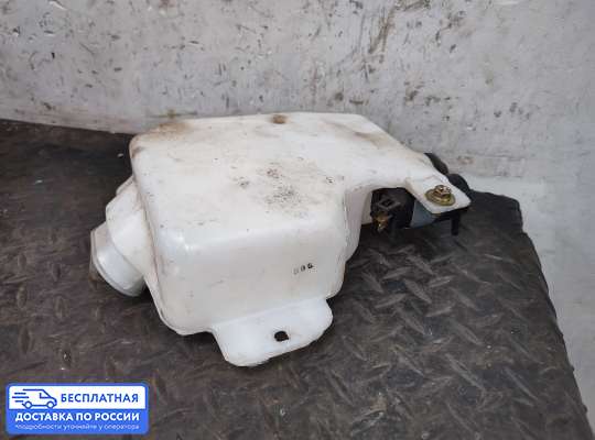 Бачок омывателя на Mitsubishi Pajero IV