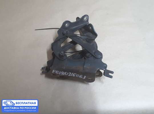 Петля капота на SsangYong Musso