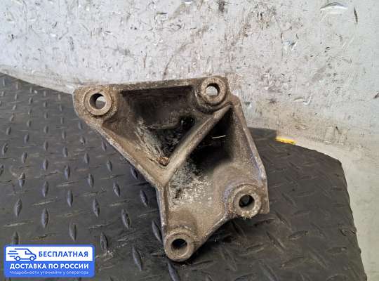 Кронштейн ДВС (лапа) на Audi 80 (B4)
