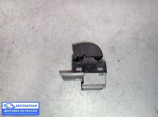 Кнопки стеклоподьемника на Audi A3 (8L)