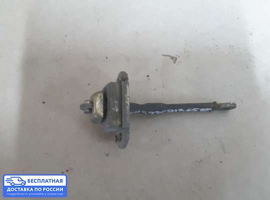 Ограничитель двери на Mitsubishi Carisma