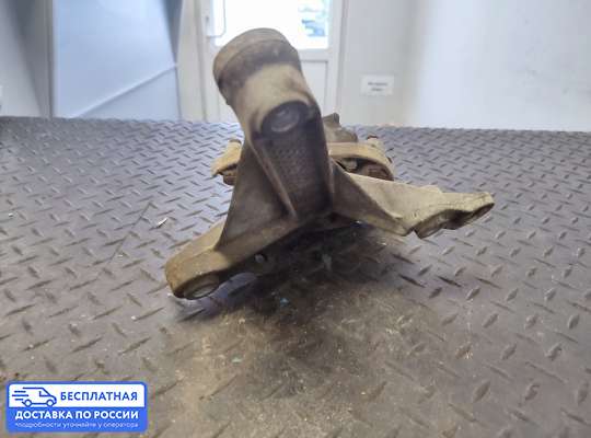 Кронштейн КПП на Renault Logan I