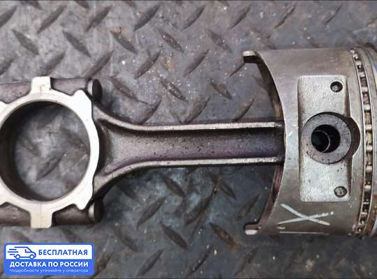 Поршневая группа (поршень, шатун) на Hyundai Galloper I