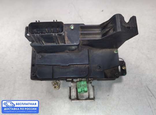 Замок боковой двери на Mazda Tribute I