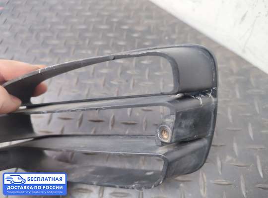 Решетка (заглушка) бампера на Hyundai Elantra III (XD +ТАГАЗ)