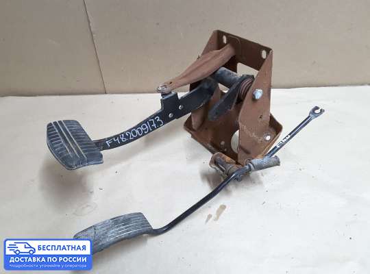 Педальный узел (педаль) на Mitsubishi Carisma