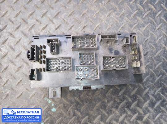 Блок предохранителей на Volkswagen Passat B2 (32B)