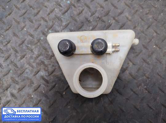 Бачок главного тормозного цилиндра на Mercedes-Benz 190 (W201)