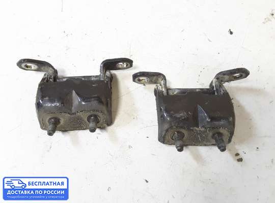 Петля крышки багажника на Nissan Navara / PickUp (D40)