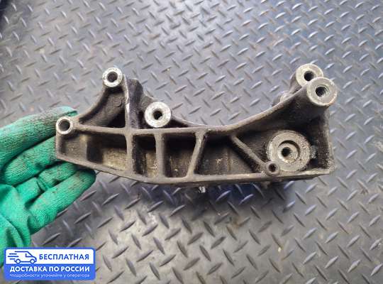 Кронштейн прочее на Peugeot 206