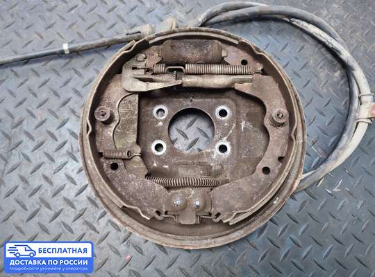 Щит (диск) опорный тормозной на Mitsubishi Space Wagon (N3_W, UF)