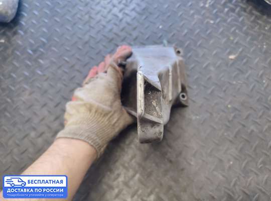 Кронштейн КПП на Audi 100 (44Q, C3)