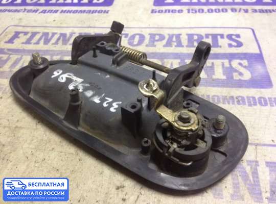 Ручка двери наружная на Mazda 323 (BA) 323C/ 323F/ 323S/ 323P