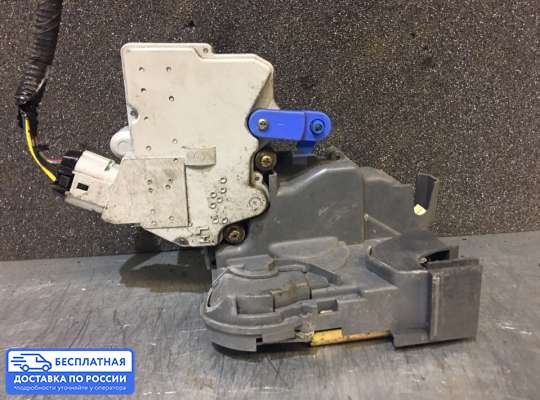 Замок боковой двери на Nissan Maxima QX III (A33)