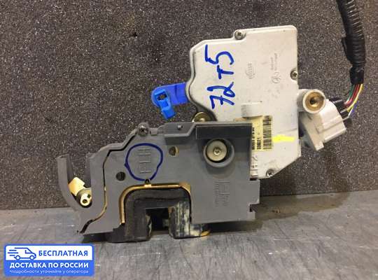 Замок боковой двери на Nissan Maxima QX III (A33)