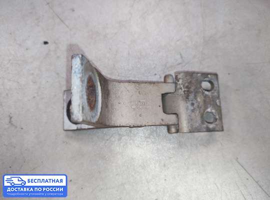 Петля двери на Audi 80 (B4)