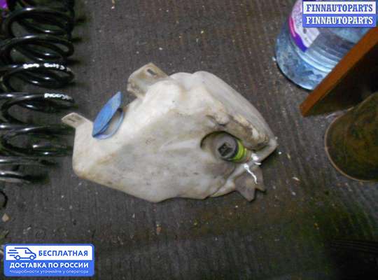 Бачок омывателя на Volkswagen Golf III (1H)
