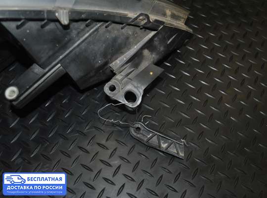 Фара передняя на Opel Zafira B