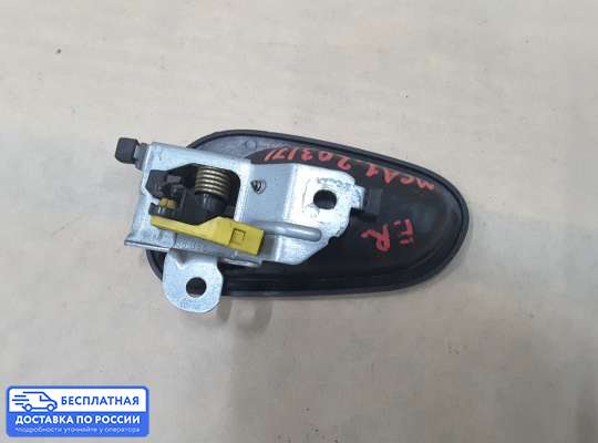 Ручка двери внутренняя на Mitsubishi Carisma