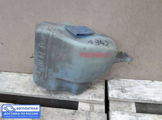 Бачок омывателя на Volkswagen Passat B3 (35i)
