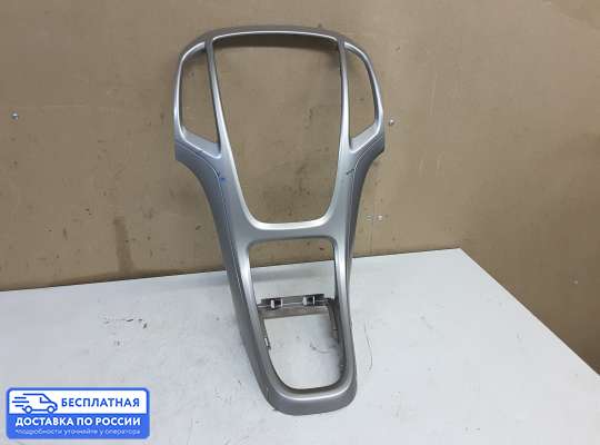 Консоль салона на Opel Astra J