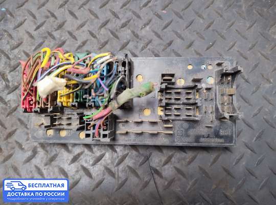 Блок предохранителей на Audi 80 (B4)