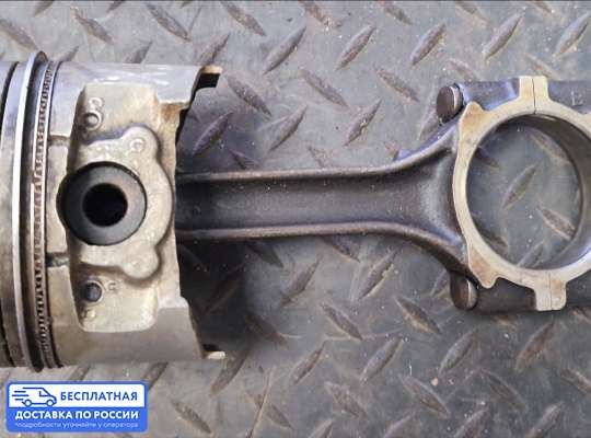 Поршневая группа (поршень, шатун) на Hyundai Galloper II