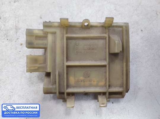 Резистор (сопротивление) отопителя на Volkswagen Passat B3 (35i)