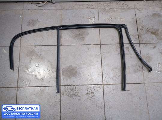 Уплотнитель стекла на BMW 1 (F20/F21)