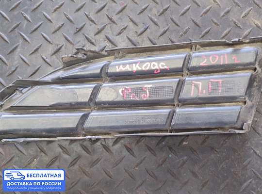 Решетка (заглушка) бампера на Skoda Fabia II (5J)