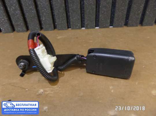 Ремень безопасности на Honda Civic VIII (4D, 5D)