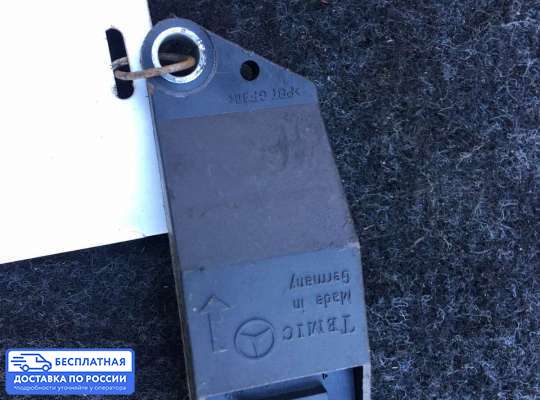 Датчик удара (Airbag) на Mercedes-Benz E (W211)