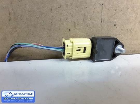 Датчик удара (Airbag) на Toyota Avensis II (T250)