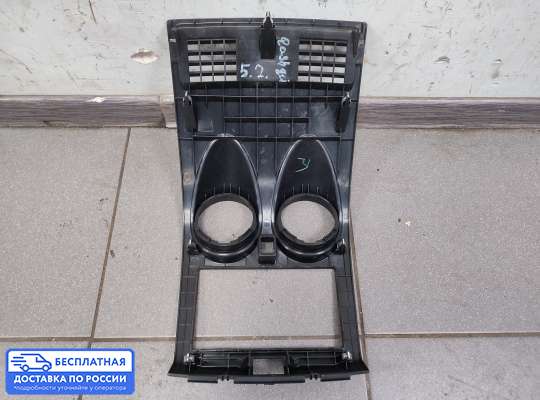 Рамка магнитолы на Nissan Qashqai I (J10)