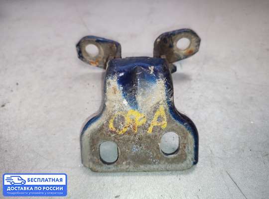 Петля двери на Opel Frontera B