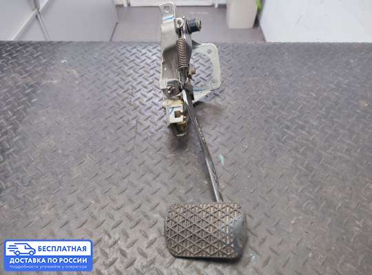 Педальный узел (педаль) на Mercedes-Benz C (W202)