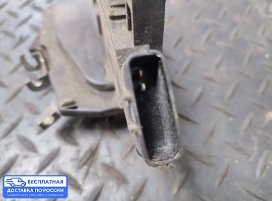 Замок боковой двери на Nissan Teana II (J32)