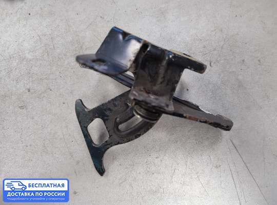 Замок капота на Audi A6 (C4)