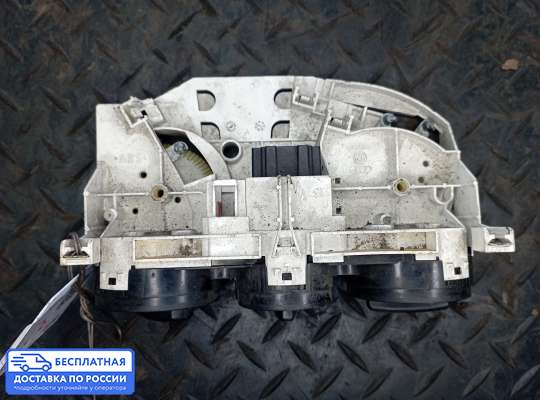 Блок управления печкой на Volkswagen Golf IV (1J)