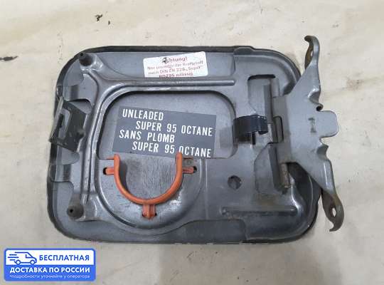 Лючок бензобака на Nissan Primera (P11)