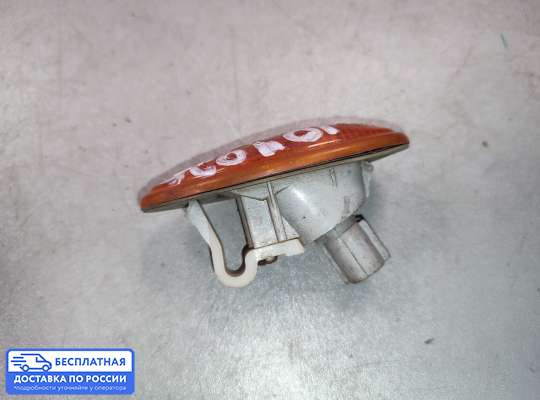 Повторитель поворота в крыло на Mitsubishi Space Wagon (N3_W, UF)