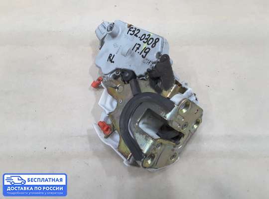 Замок боковой двери на Nissan Primera (P11)