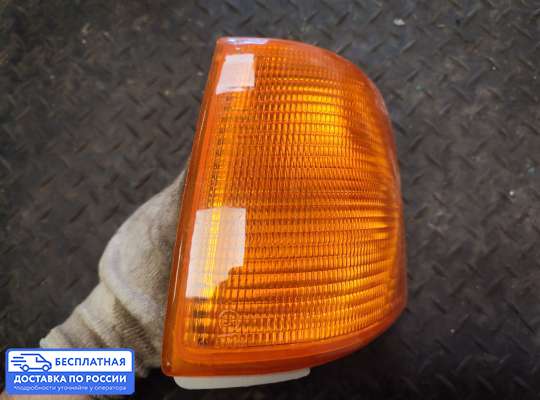 Поворотник передний на Audi 100 (44Q, C3)
