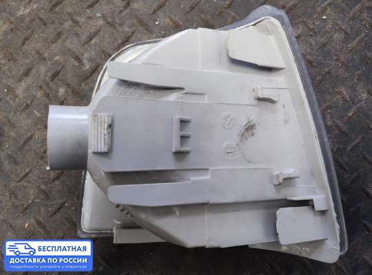 Поворотник передний на Audi 100 (44Q, C3)